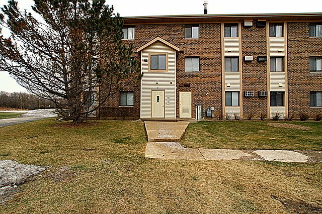 1st image of 1 Cedar Ct APT 3