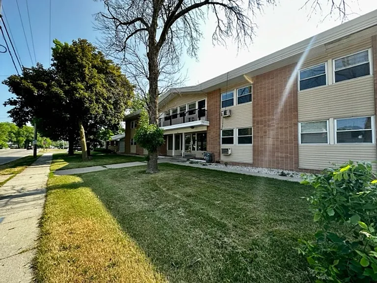 125 Bader St — Photo 3