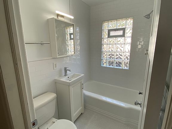 5th image of 4152 46th Ave S #1