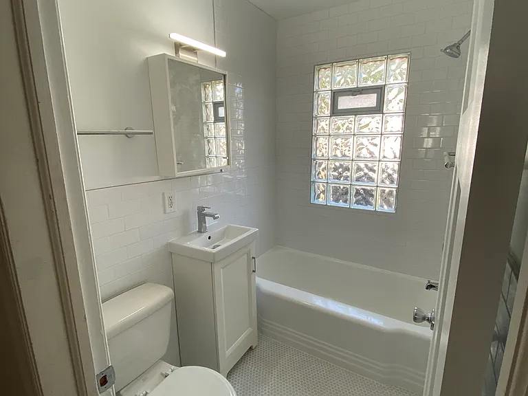 4152 46th Ave S #1 — Photo 5