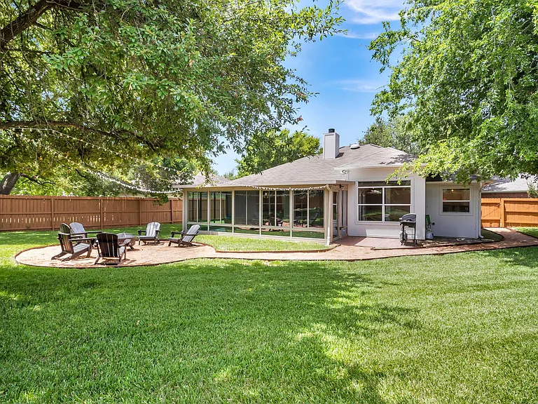 2709 Greenbriar Ct — Photo 28