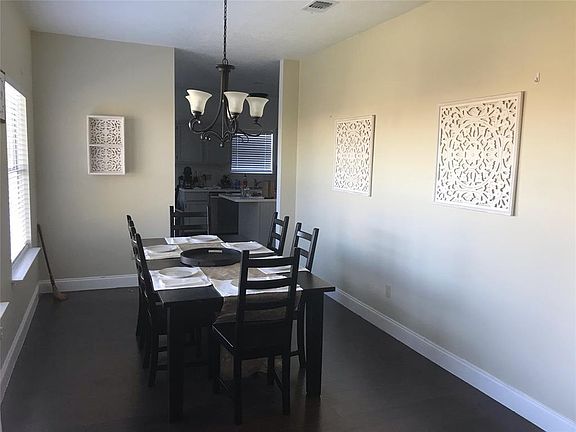 3rd image of 6907 Autumn Thistle Dr