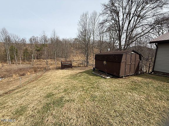 4th image of 159 Mountain House Cir