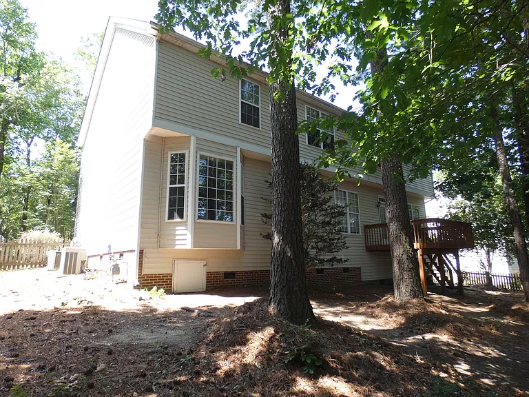 1203 Fairfax Woods Dr — Photo 26