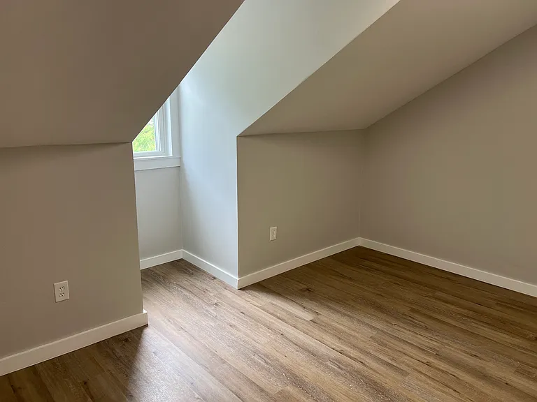 2468 N Charles St — Photo 11