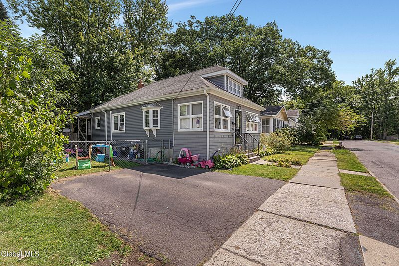 3rd image of 1996 10th Street