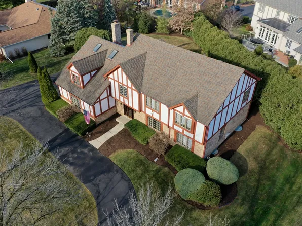 3105 38th St, Oak Brook, IL 60523