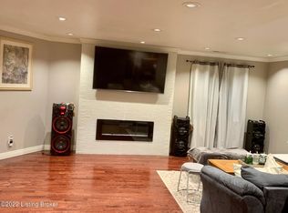 104 Greenbriar Dr, New Albany, IN 47150