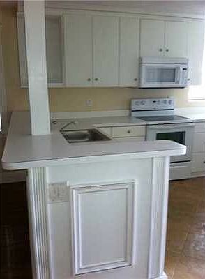 2nd image of 2900 SW 22nd Ave #5010