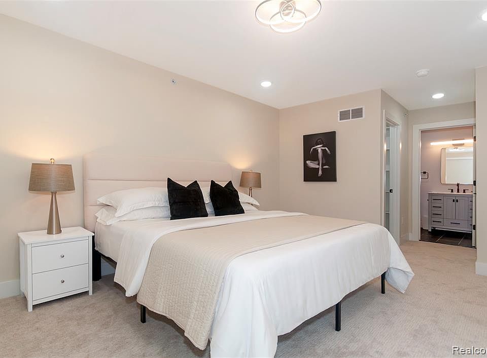 1174 Smart Town Dr, photo 11