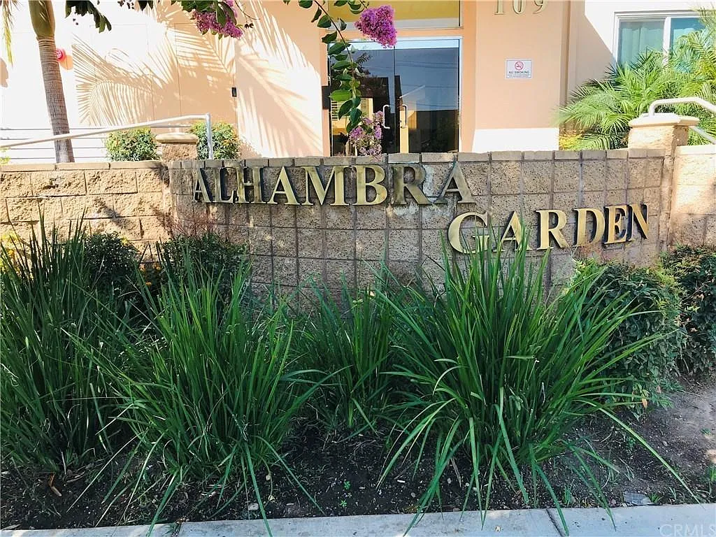 2 bed, 964 sqft, $2,650 — Photo 1