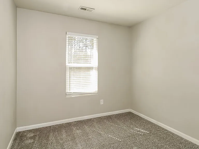 2541 Meadow Crossing Dr — Photo 16