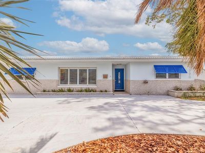 7998 Causeway Blvd N, Saint Petersburg, FL, 33707