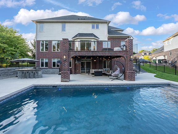 4th image of 5960 Shadydale Dr