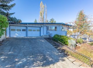 1169 Hillview Dr, Ashland, OR