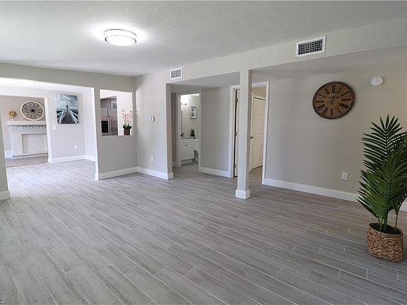 3rd image of 4795 Hunters Green Dr