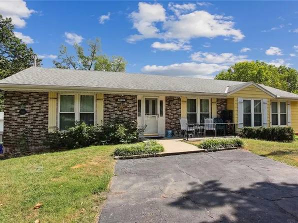 9905 W 60th Ter, Merriam, KS 66203