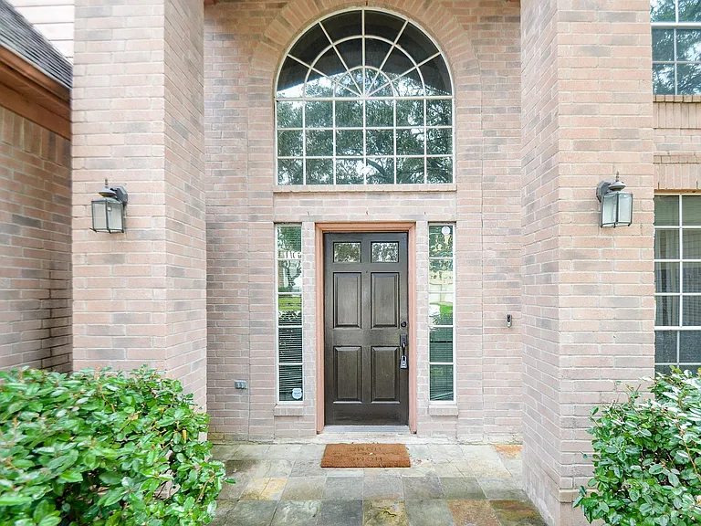 12811 Candace Ct — Photo 2