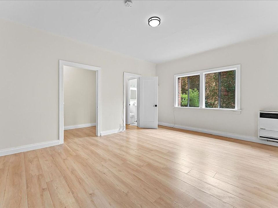 1st image of 1475 W Adams Blvd APT 105