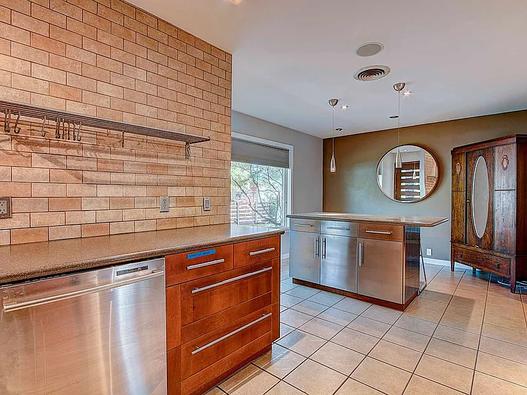 5500 Westminster Drive — Photo 6
