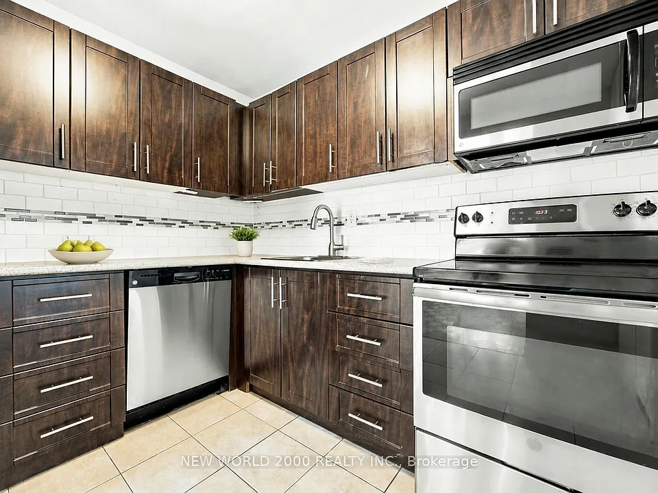 2300 Marine Dr #202