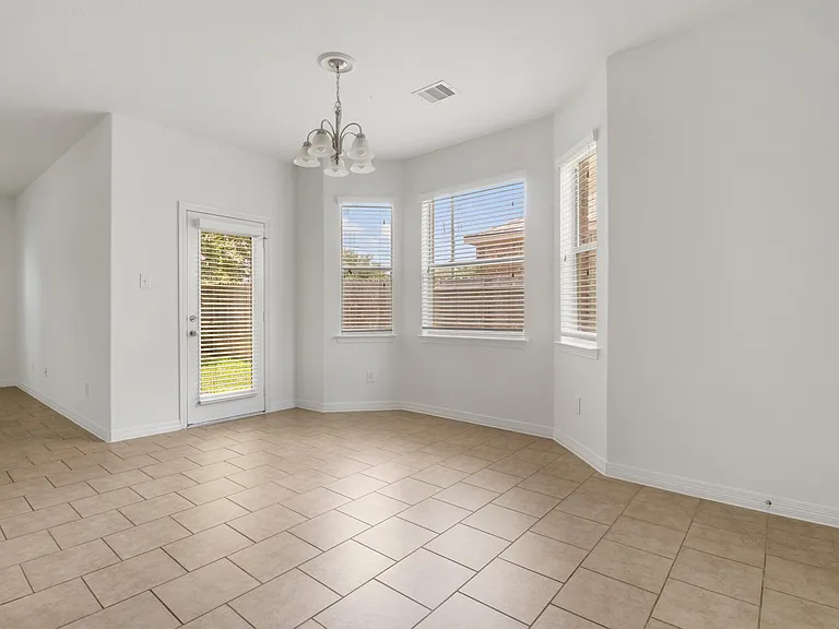 3611 Rocky Ledge Ln — Photo 10