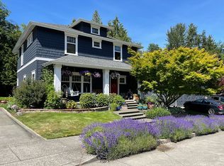9509 N Town Dr NE, Bainbridge Island, WA 98110