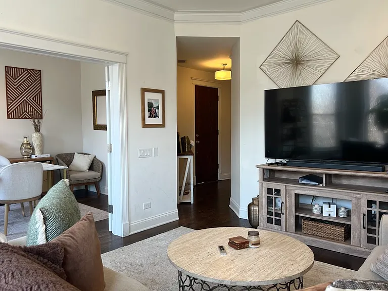 3647 N Wilton Ave #3 — Photo 6