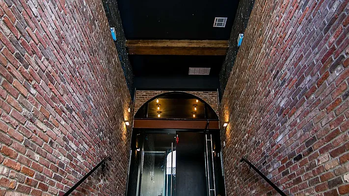 Rented by Nooklyn NYC LLC | media 118