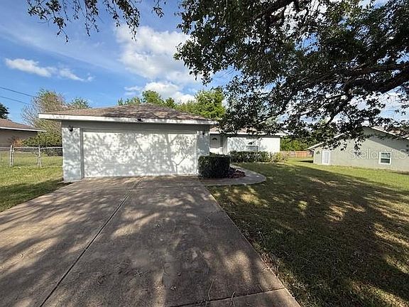 2nd image of 5887 Pecan Rd