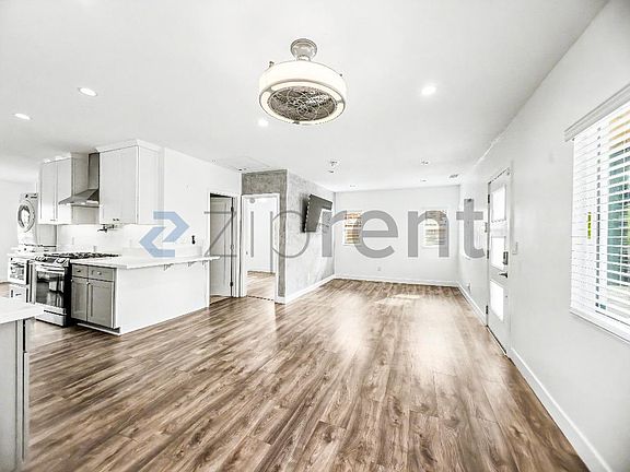3rd image of 914 Alpha St