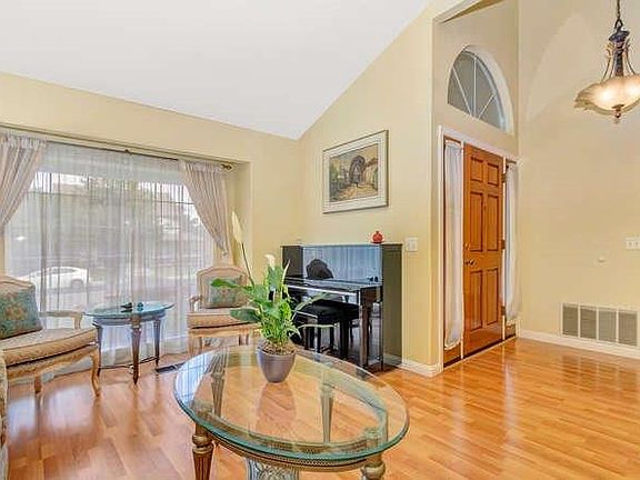 4th image of 2009 Baywood Ln