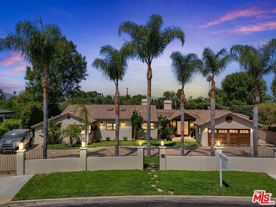 1st image of 23273 Erwin St