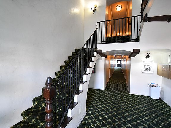 2nd image of 505 Fair Oaks Ave APT C