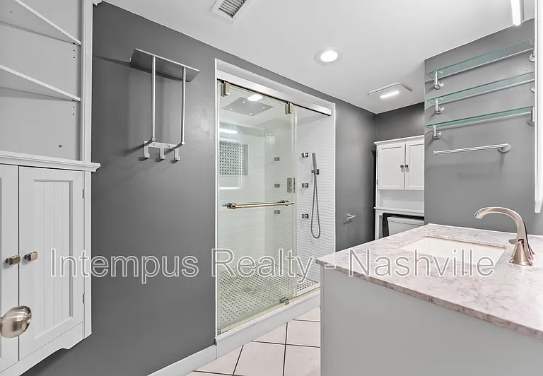 7020 Bonnamere Dr — Photo 16