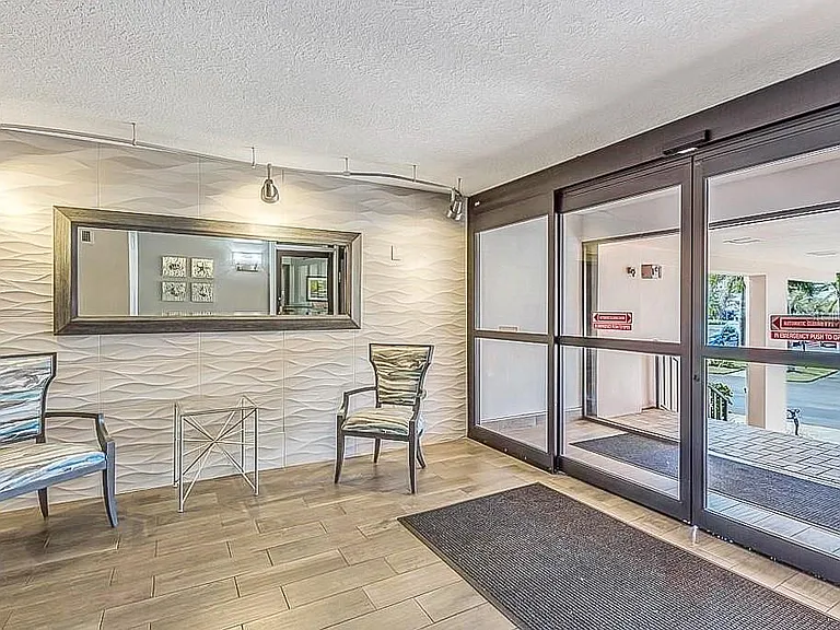 51 Island Way #108 — Photo 2