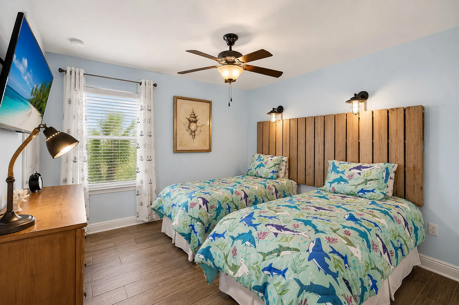 3 bed, 2.0 bath, 12679 sqft, $4,315 — Photo 4
