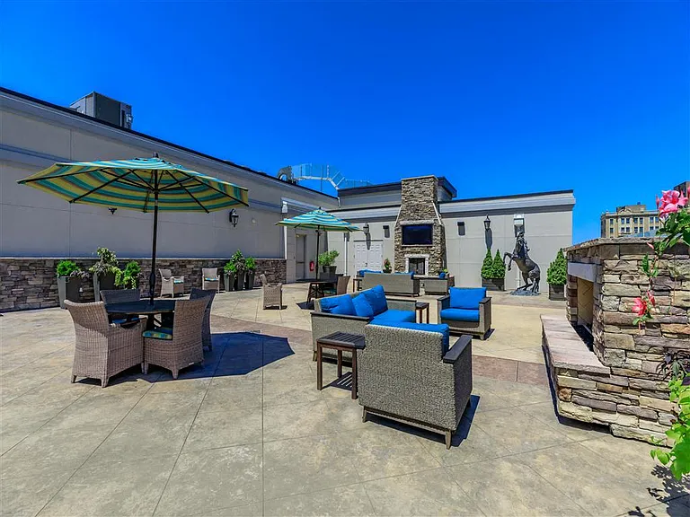Rooftop Lounge