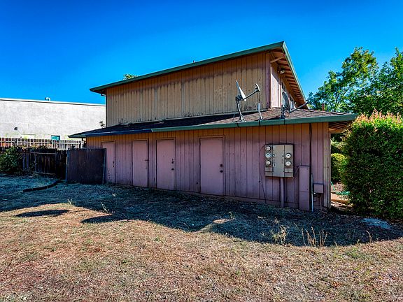 1674 Bramble Pl-Print-03