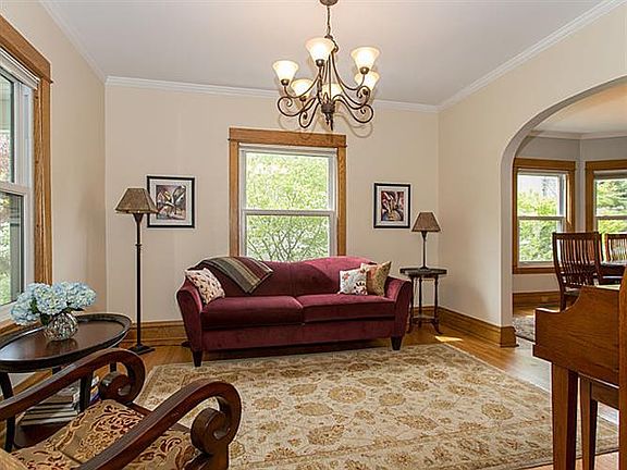 4th image of 719 N Kenilworth Ave