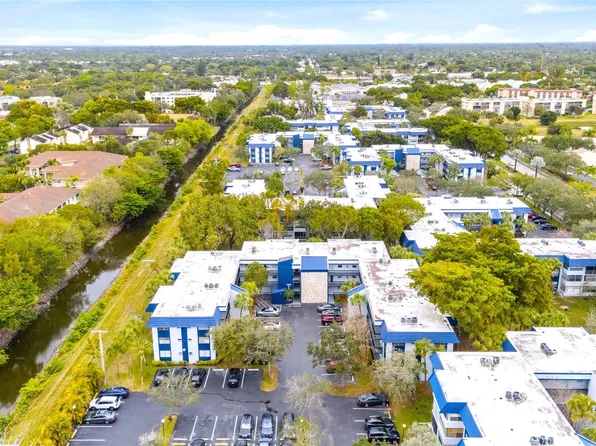 3150 Holiday Springs Boulevard #308, Margate, FL 33063