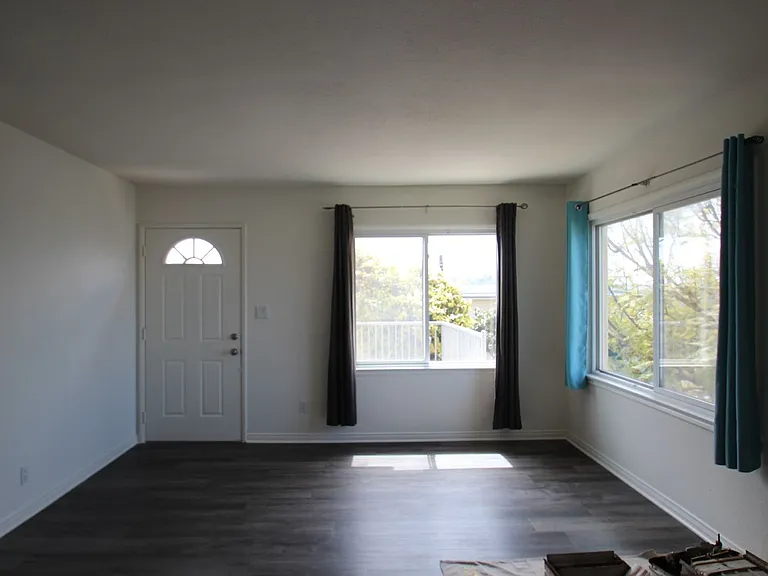5860-5864 Mildred St — Photo 1