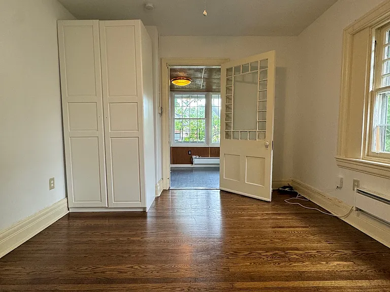 153 W Penn St #2R — Photo 9