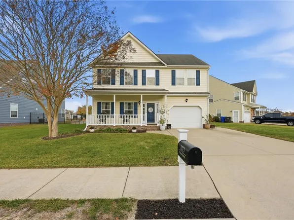 1073 Snead Dr, Suffolk, VA 23434