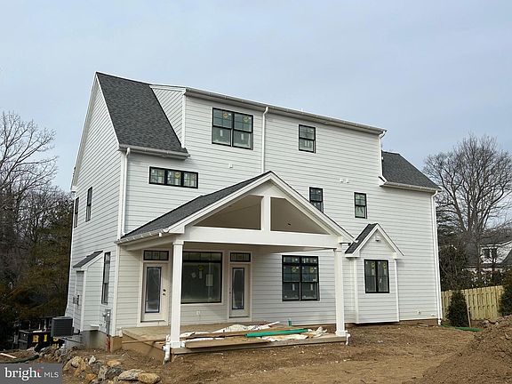 3rd image of 605 Centennial Ave