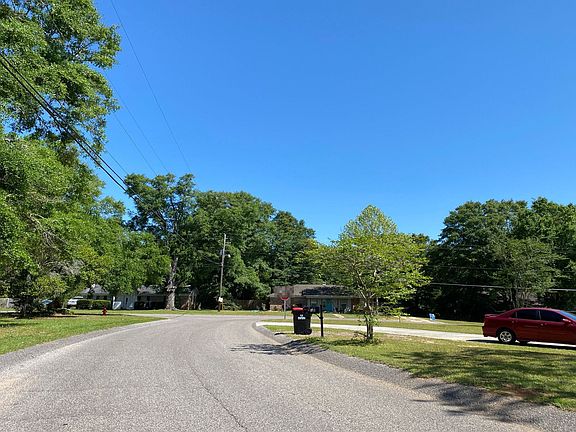 5th image of 1820 Wagon Wheel Dr