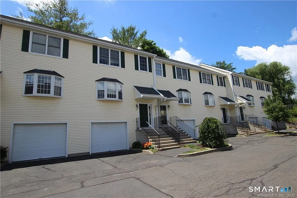 2 bed, 1.5 bath, 1418 sqft, $2,850 — Photo 1