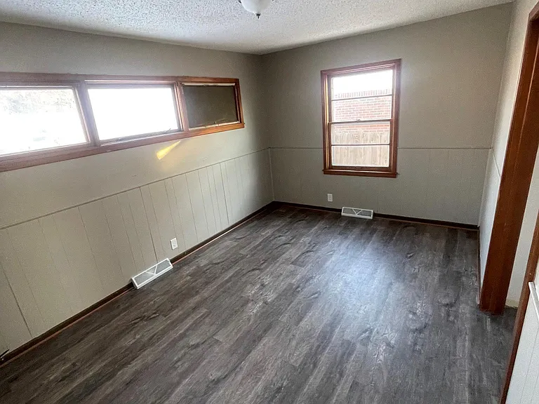 1407 E Alturas Ave — Photo 12