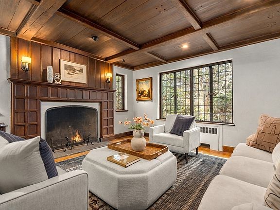 4th image of 8 Penniman Rd