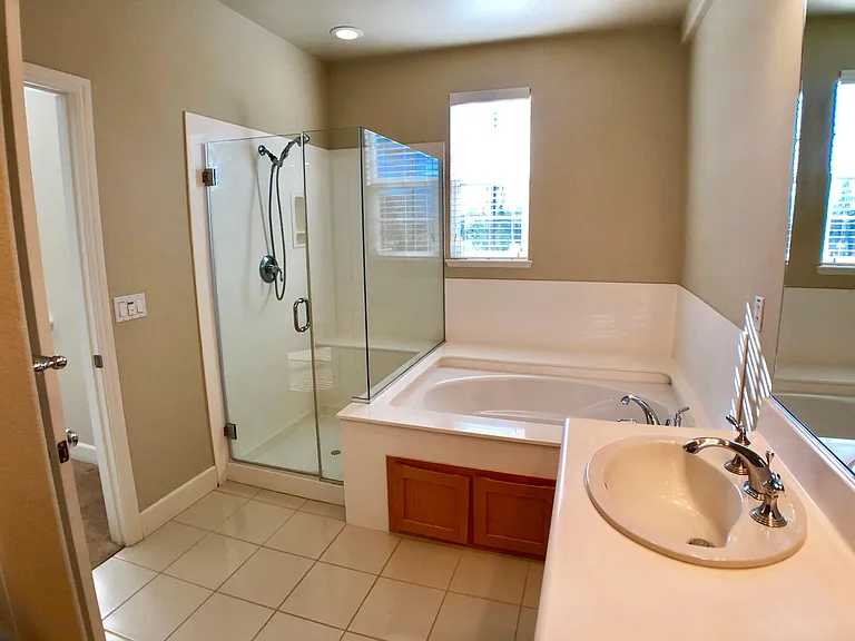 2113 Samaritan Dr — Photo 10